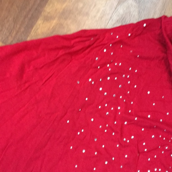 Red asymmetrical shirt - Picture 5 of 12